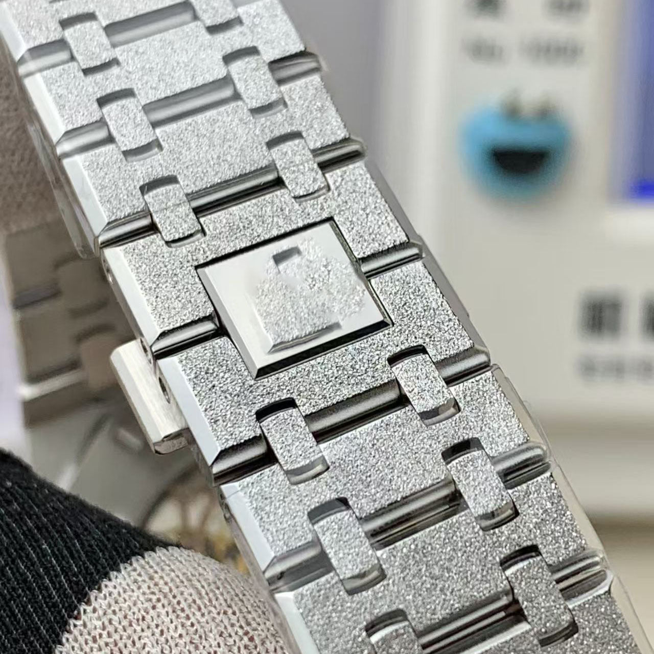 AP skelleton frost silver , logo.