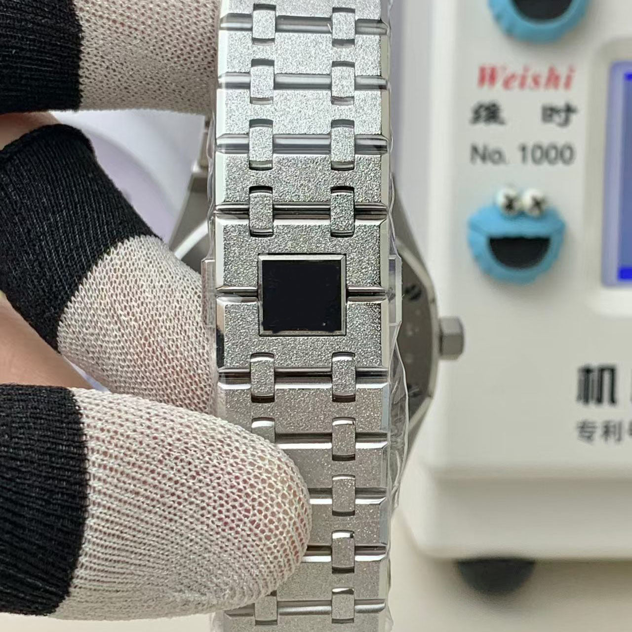 AP skelleton frost silver , logo.